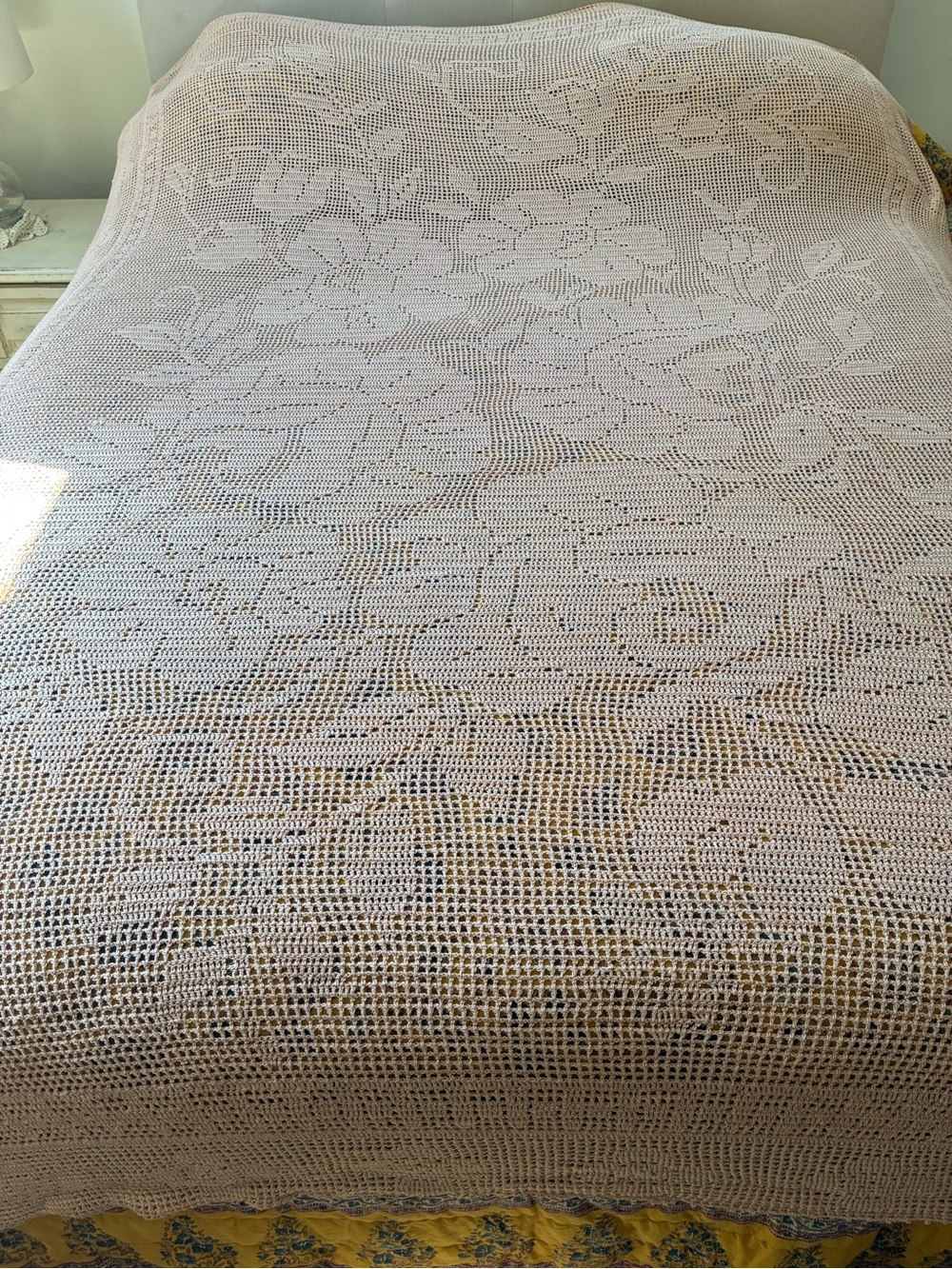 Vintage Handmade Floral Filet Crochet Bedspread Coverlet 78x96 NEW
